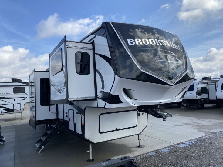 Thumbnail Photo undefined for New 2023 Coachmen Brookstone